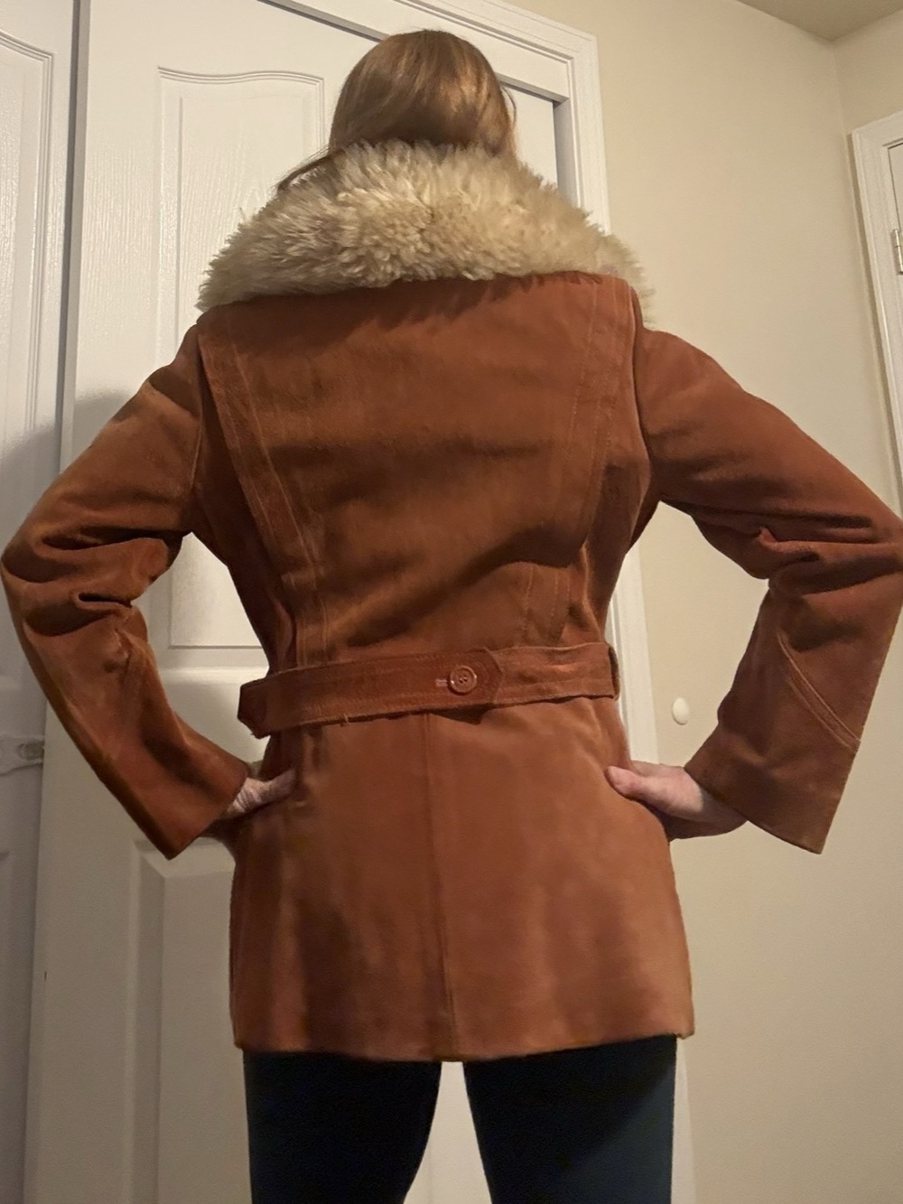 Vintage 1970’s Women's Brown Leather Jacket with Fur Collar - Picture 4 of 16